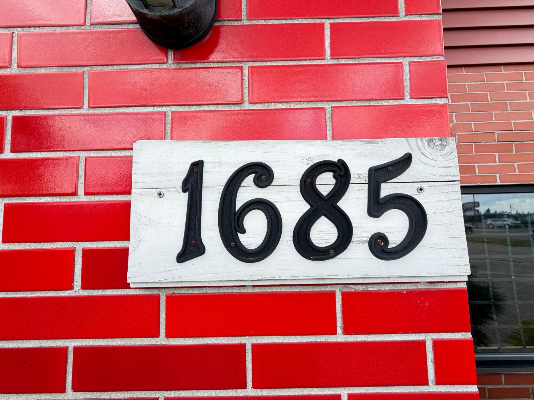 1685 address on the building